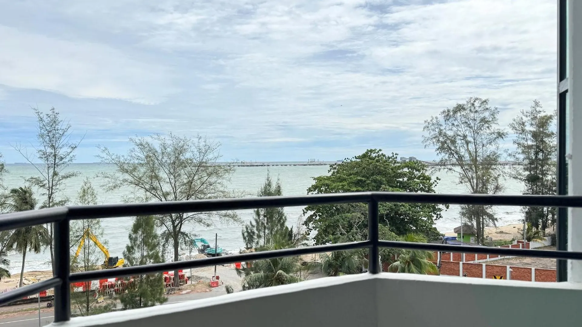 Tanjung Kling Melaka Mutiara Beach Resort Sea View 6Pax